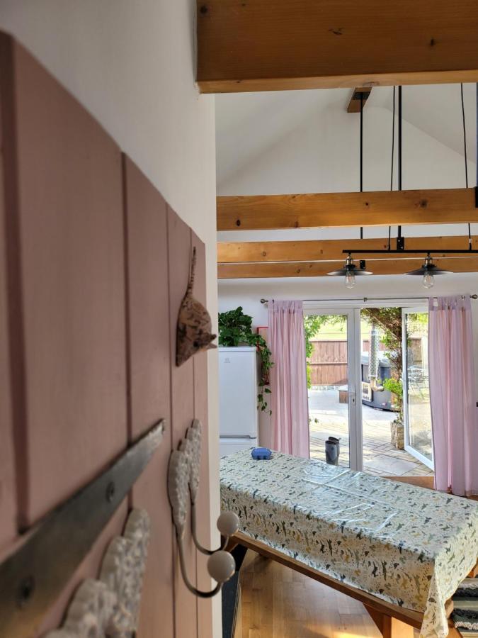 Oak Cottage With Private Log Fired Hot Tub Maidstone Exterior foto