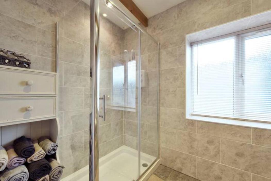 Oak Cottage With Private Log Fired Hot Tub Maidstone Exterior foto